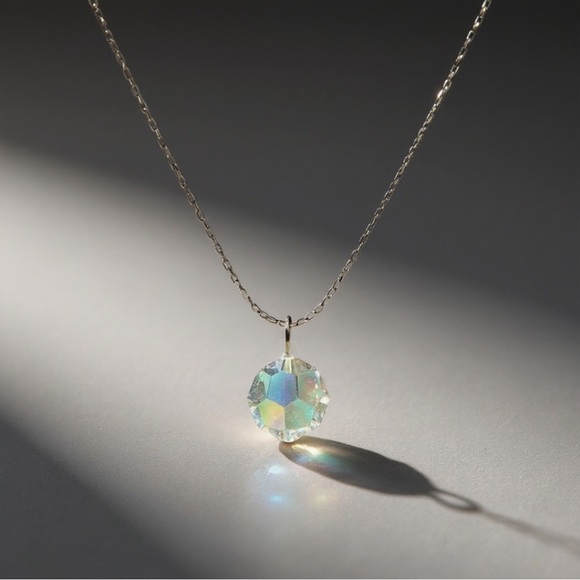 Jewelry - Iridescent Crystal Pendant Necklace Silver Vintage Aurora Borealis AB Pendant